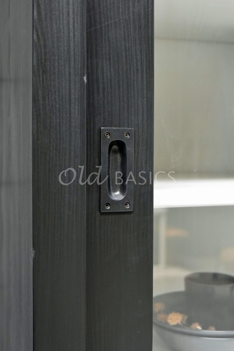 Detail van Vitrinekast Fabienne, 2 deuren, RAL9005, zwart, materiaal hout